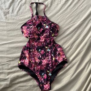 New Victorias Secret One Piece Cutout Swimsuit